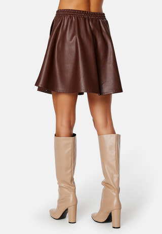 Dagmar RW Coated skater skirt