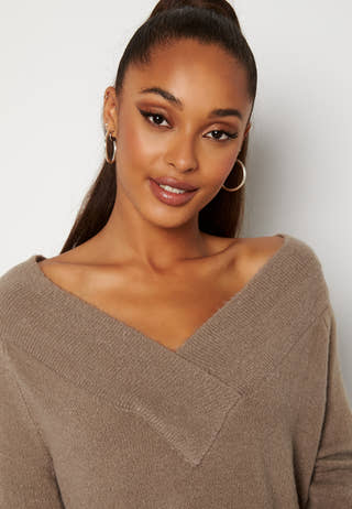Madelia V-Neck L/S Knit Top