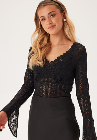 Vichikka L/S V-Neck Top