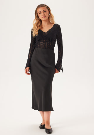 Vichikka L/S V-Neck Top