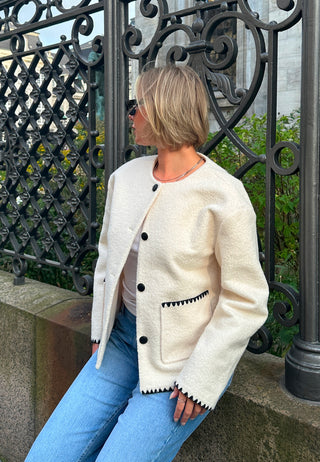 Vikaya L/S SHORT TEDDY JACKET